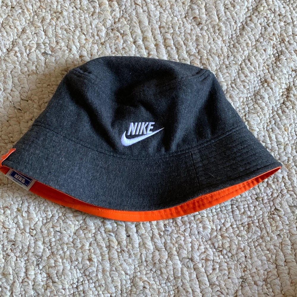 nike bucket hat